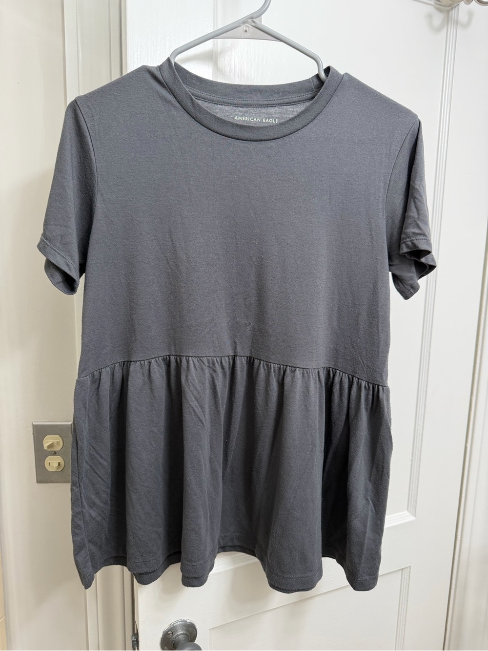 American Eagle Outfitters Gray Short-Sleeve Peplum Tee